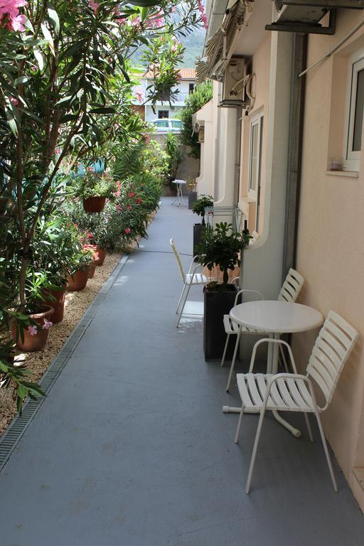 Apartments Petric Макарска Екстериор снимка