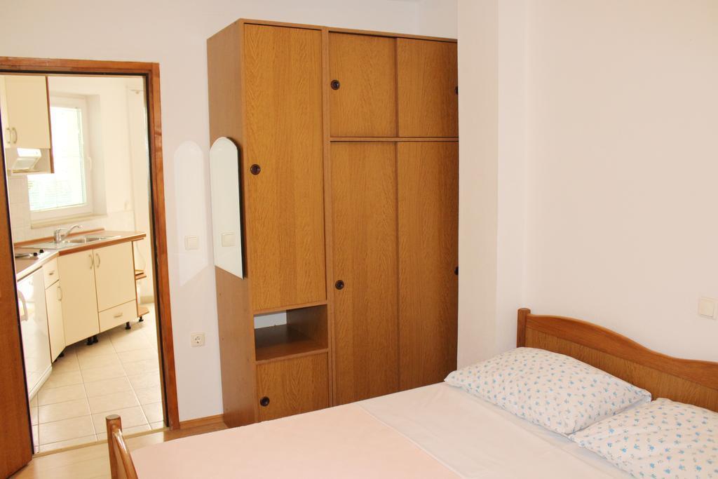 Apartments Petric Макарска Екстериор снимка